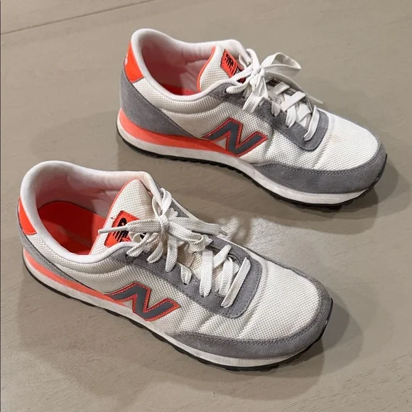 New Balance Gray and Peach Women's Sneakers - Picture 3 of 5